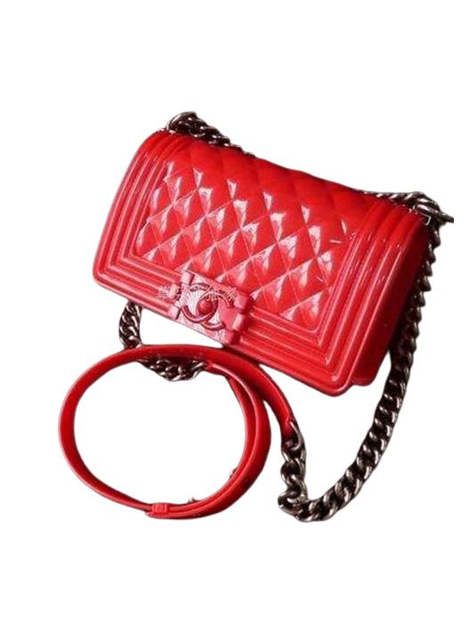 Модная лакированная сумочка от Шанель Le Boy