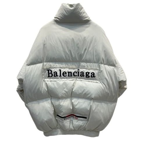 Пуховик Баленсиага с лого на спине