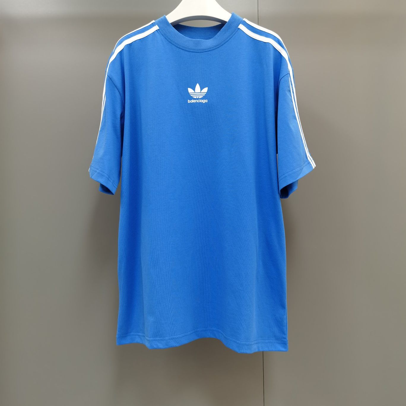 Оверсайз футболка Баленсиага & Adidas, голубая