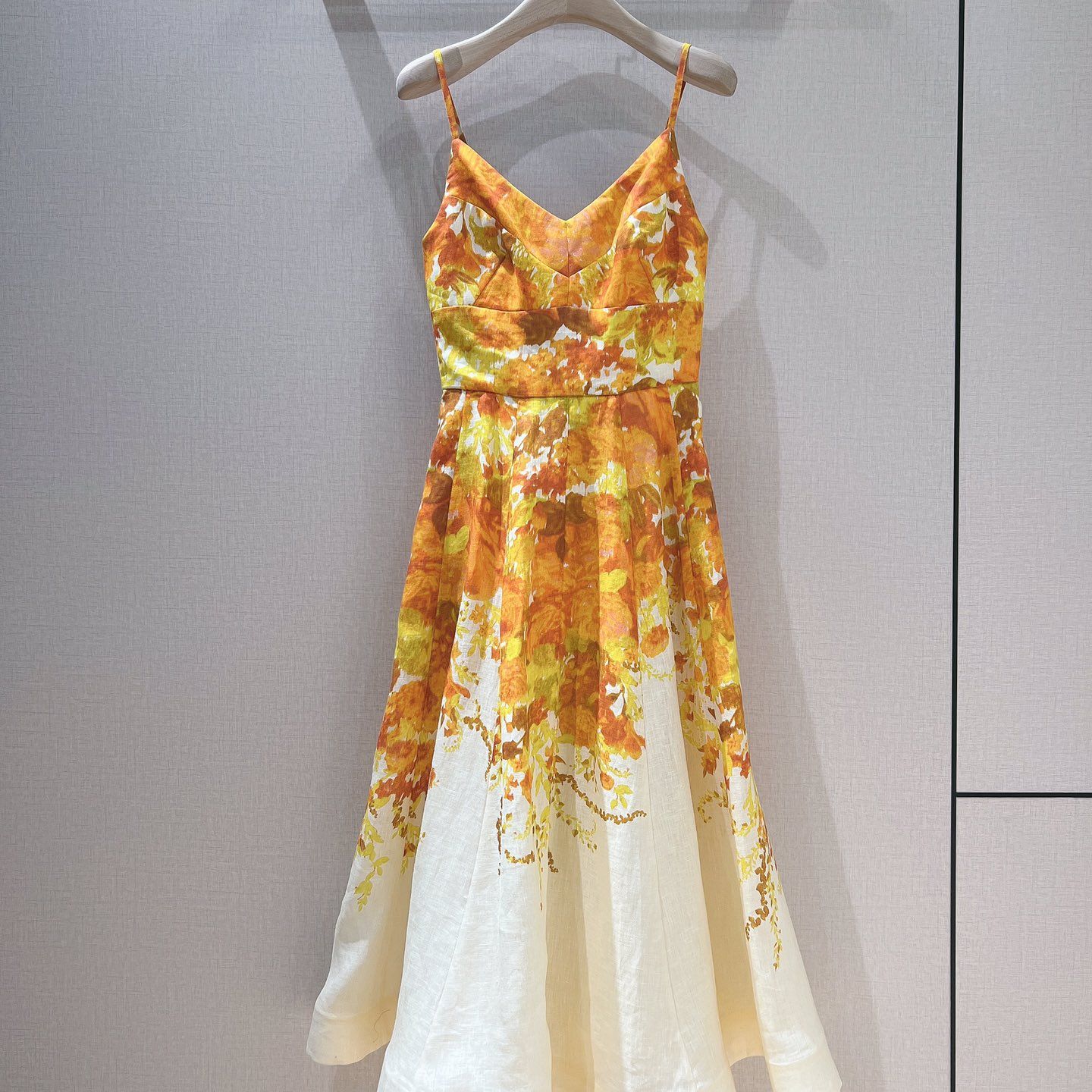 Платье-трапеция Zimmermann с оранжевым цветочным принтом