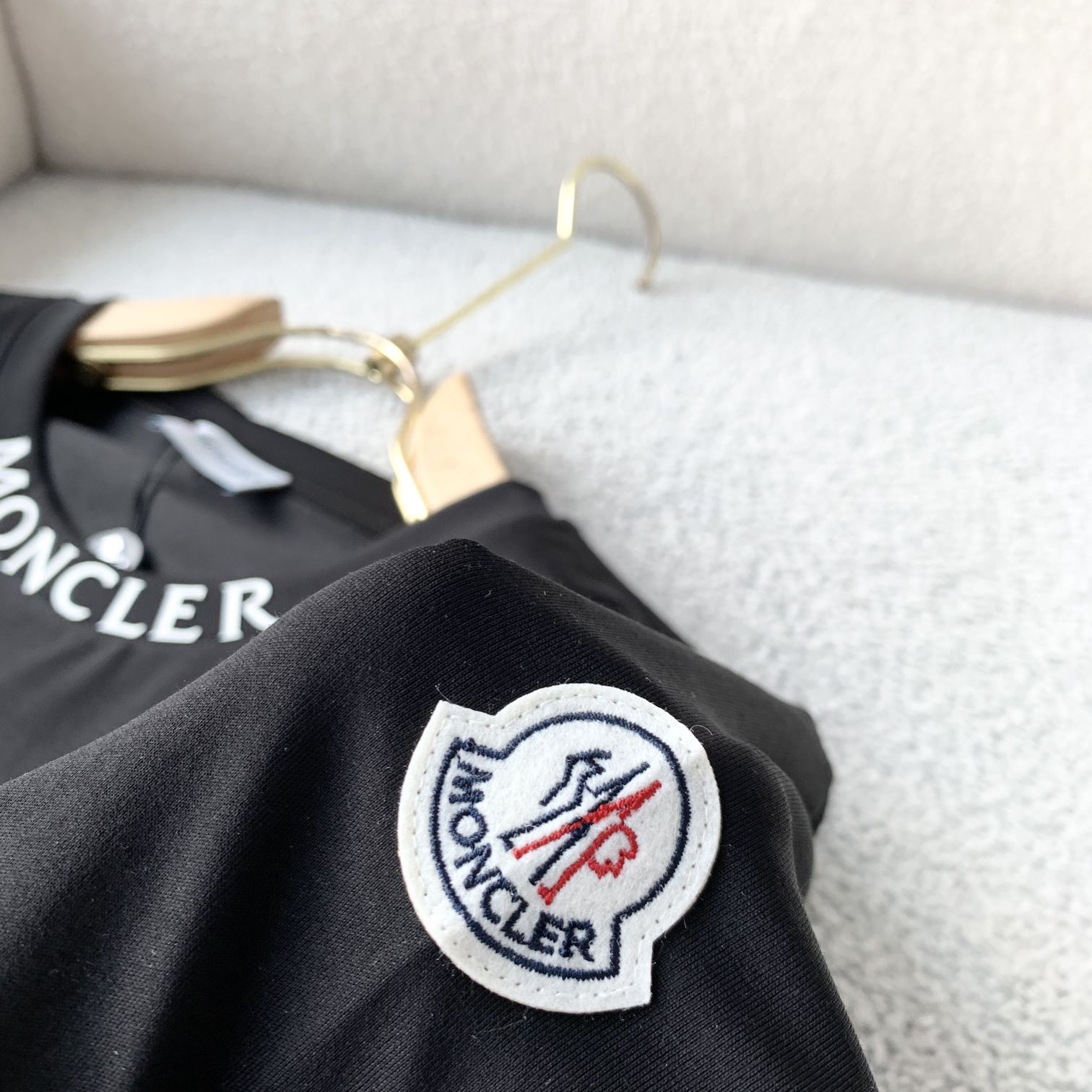 Футболка Moncler с лого, черная