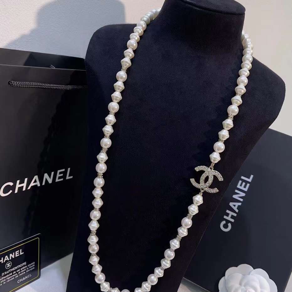 Ожерелье Шанель с жемчугом