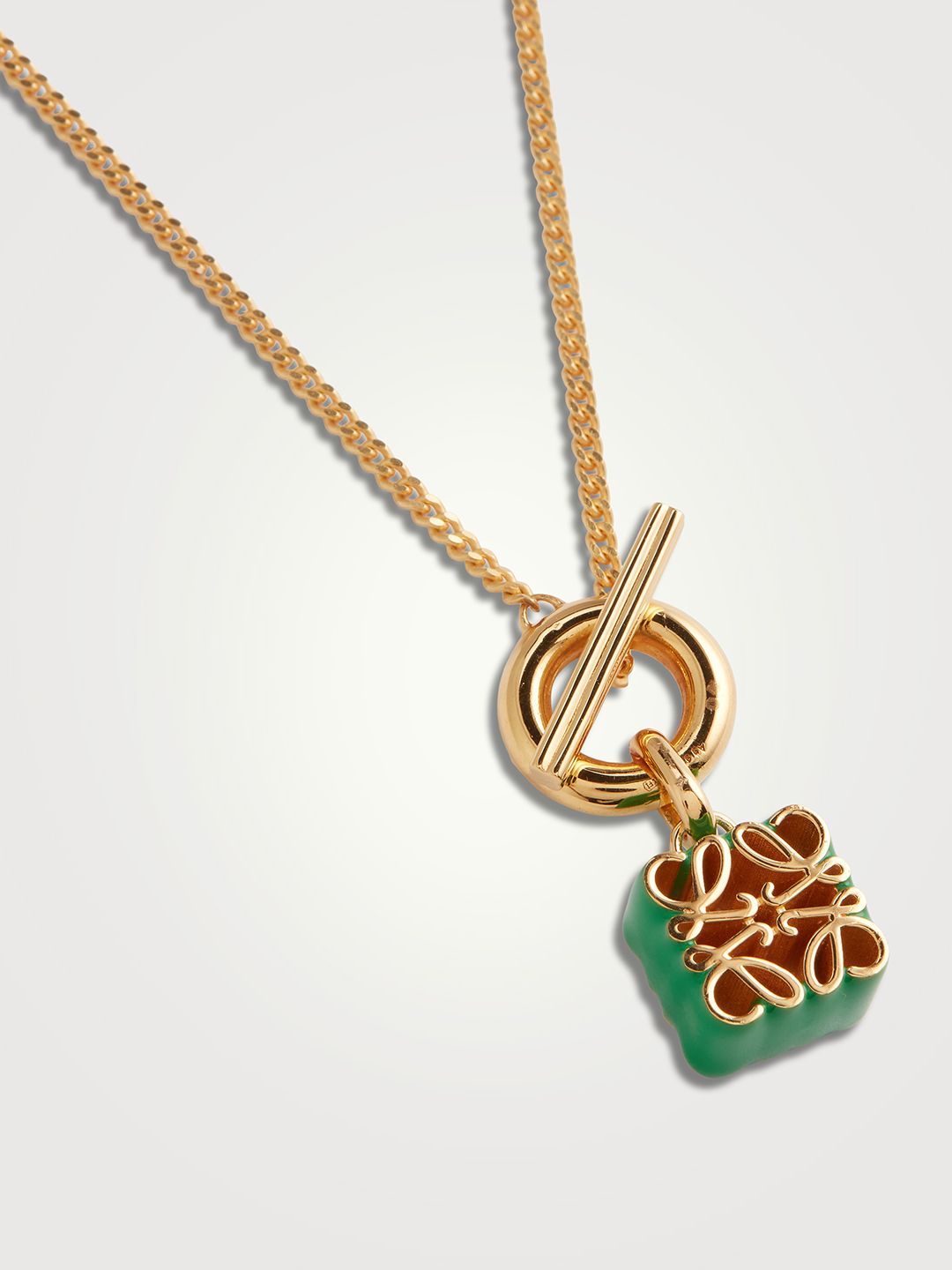 Ожерелье Loewe Anagram с зеленой вставкой