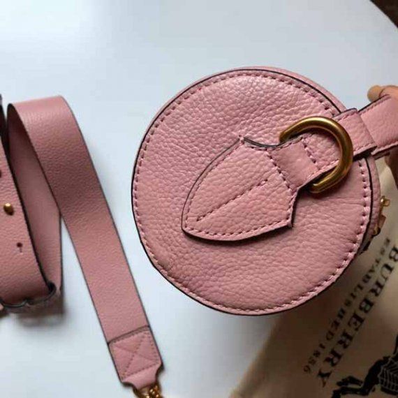 Мини-сумка-цилиндр BURBERRY, розовая