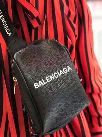 Плечевая сумка Баленсиага  с логотипом