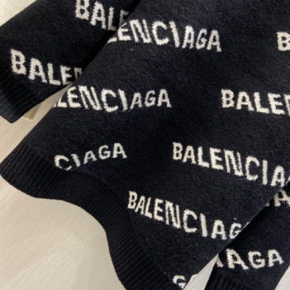 Свитер Баленсиага с лого черный