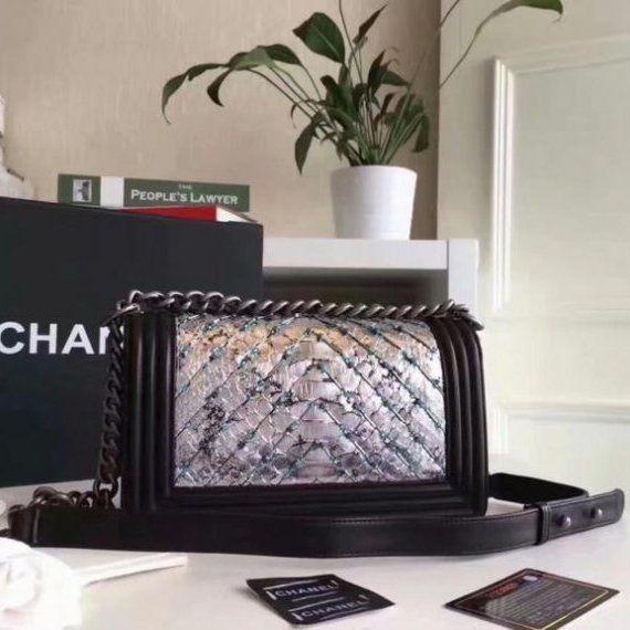 Чёрная сумка Boy от Шанель с декором, mini 2017