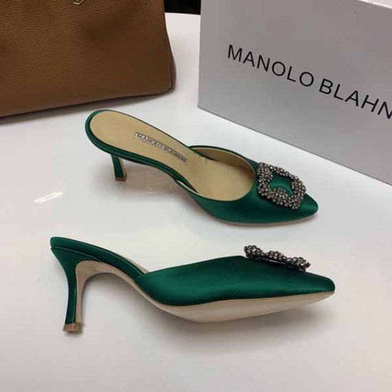 Сатиновые мюли Manolo Blahnik c брошью, зеленые