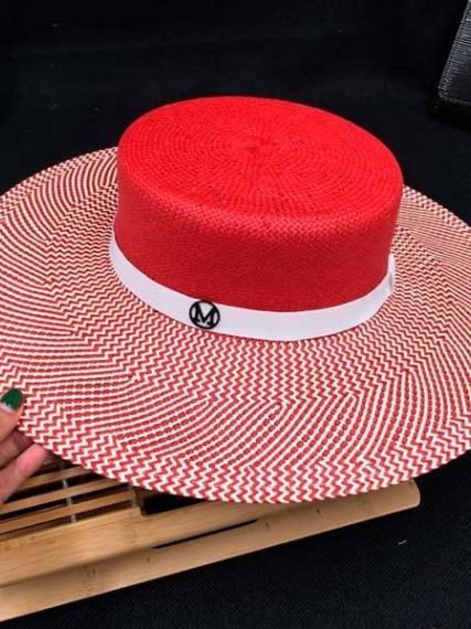 Красная шляпа Maison Michel