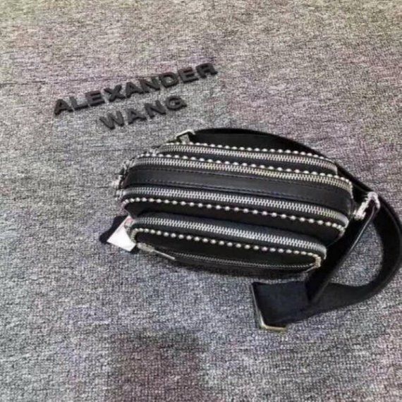 Сумка ALEXANDER WANG Attica на молнии с карманами и деталями, черная