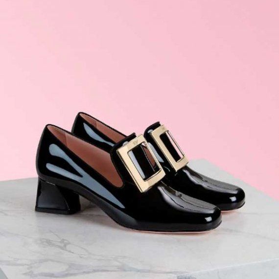 Лоферы Roger Vivier с фирменной пряжкой