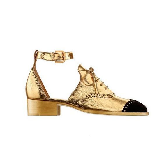 Золотистые туфли - сандалии  на ремешке в стиле Шанель
