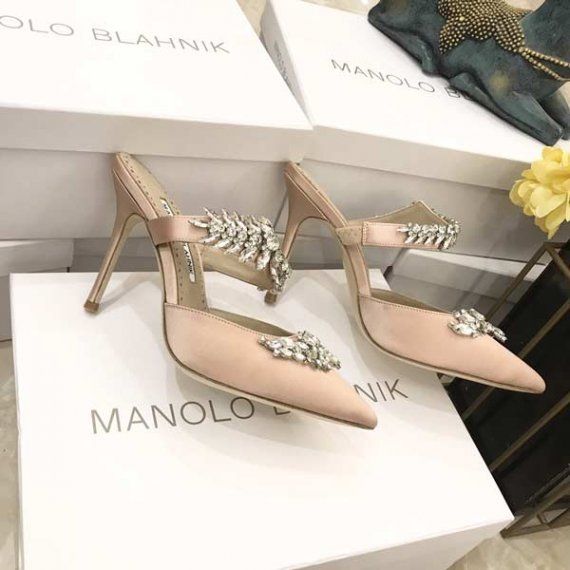 Мюли Manolo Blahnik Lurum из сатина, бежевые