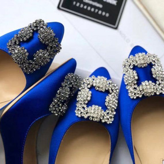 Балетки Manolo Blahnik с брошью