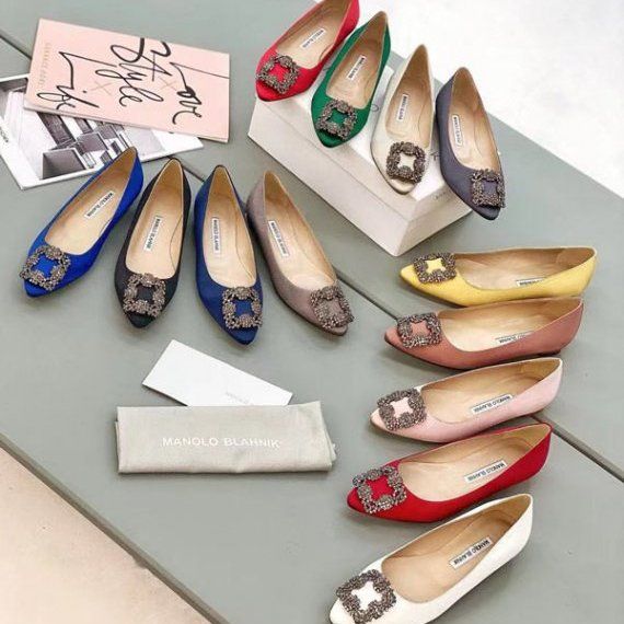 Зеленые балетки Manolo Blahnik с брошью