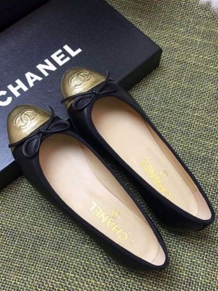 Балетки Шанель 2016 черные с золотистым носком