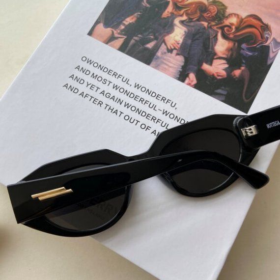 Солнцезащитные очки Боттега Венета, черные