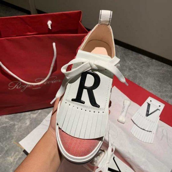 Сникеры  Roger Vivier с патчами, розовые