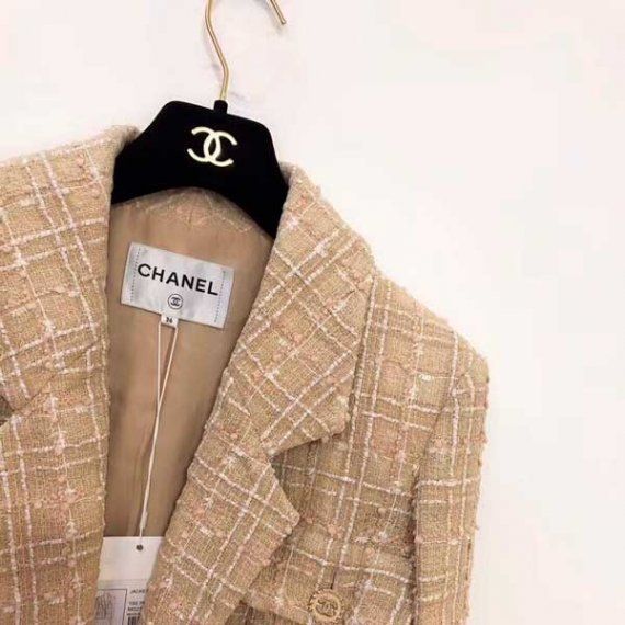 Твидовый пиджак Шанель с карманами