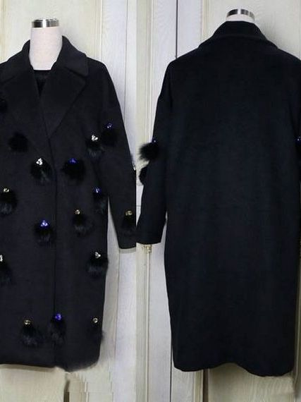 Пальто в стиле  c камнями и мехом