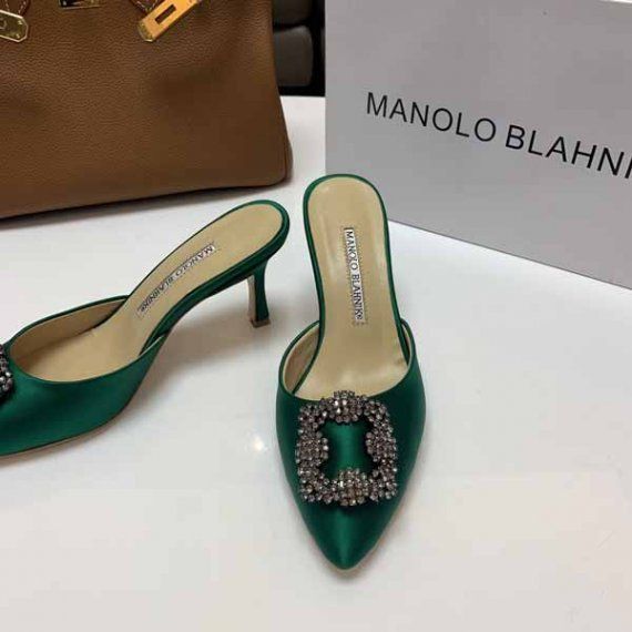 Сатиновые мюли Manolo Blahnik c брошью, зеленые