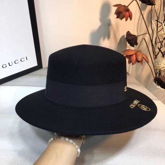 Фетровая Шляпа Шанель со значком бренда