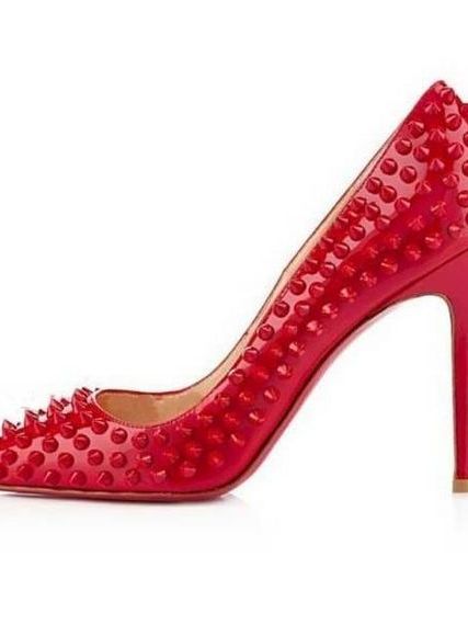 Непревзойденные туфли с шипами от Christian Louboutin красного цвета