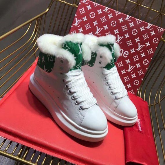 Белые ботинки LV на меху с цветной монограммой (зеленая)