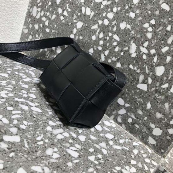 Мини сумка Боттега Венета Cassette, черная