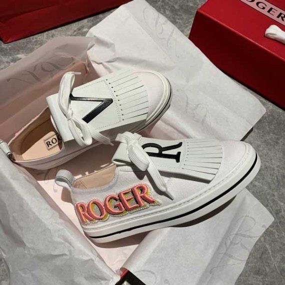 Сникеры Roger Vivier с патчами, белые