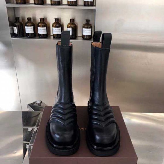 Высокие ботинки-челси BOTTEGA VENETA с оригинальным декором