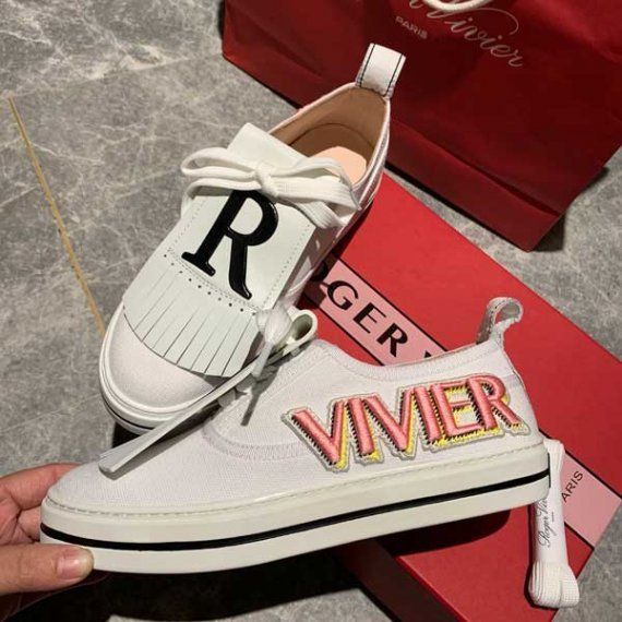 Сникеры Roger Vivier с патчами, белые