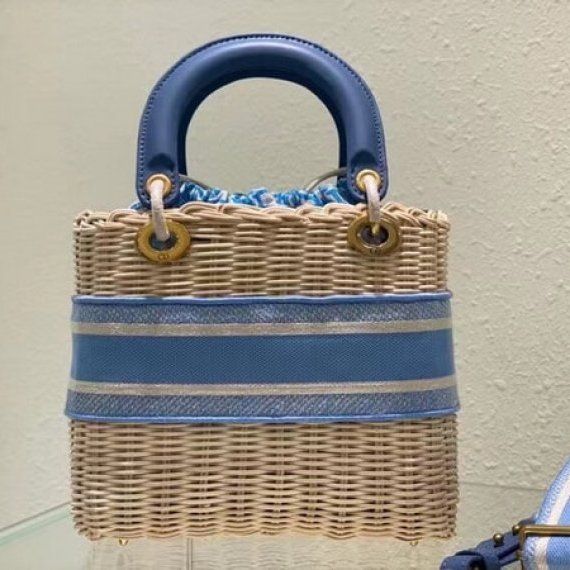 Сумочка Lady  из натурального плетения, голубого цвета