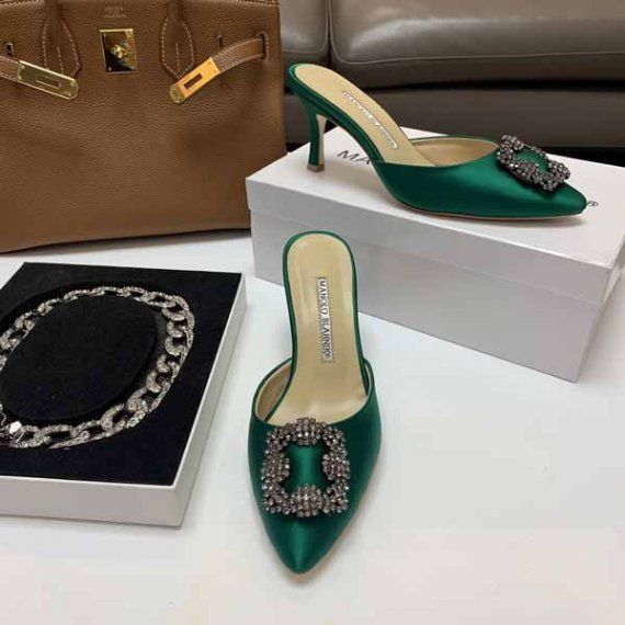 Сатиновые мюли Manolo Blahnik c брошью, зеленые