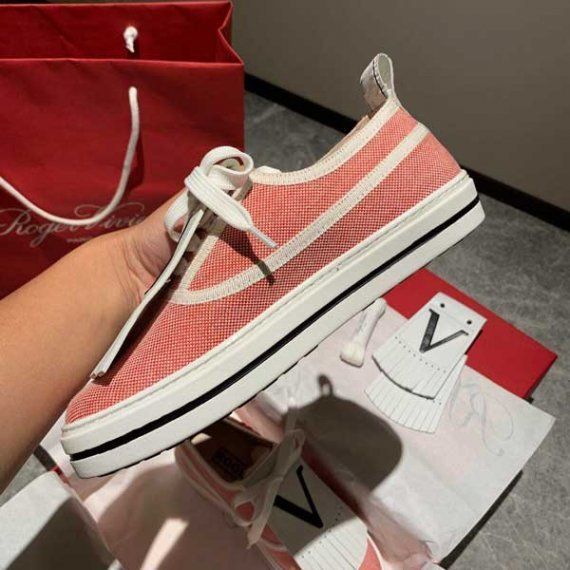 Сникеры  Roger Vivier с патчами, розовые